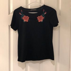 Black t-shirt with flower embroidery
